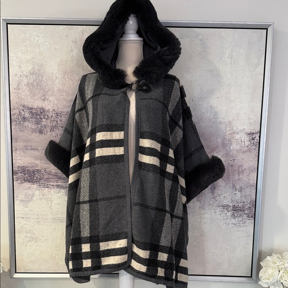 Grey Plaid Hooded Poncho with Faux Fur Trim